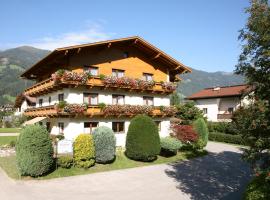 Gästehaus Regina, hotel v destinaci Uderns
