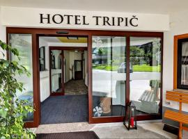Hotel Tripič, restaurant and pizzeria: Bohinj şehrinde bir otel
