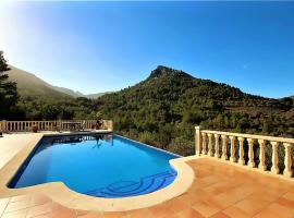 Villa Foia Vella - adults only – hotel z basenem w mieście La Vall de Laguar