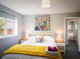 Hunters Lodge Exeter, Free Parking, Country Views, Great Wi-Fi, Large Garden