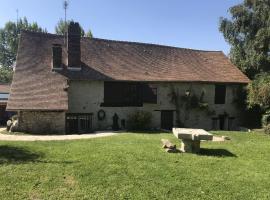 La Source, hotel with parking in Breuil