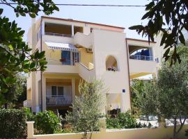 Apartments Villa Damir – hotel w Petrčane