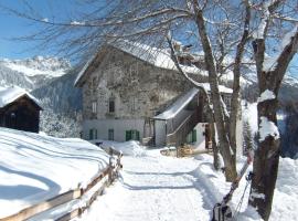 Cherz Romantic House, skihotel i Arabba