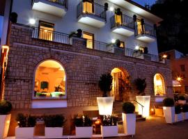 Le Ancore Hotel, hotel i Vico Equense