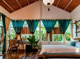 The May garden stay & cafe