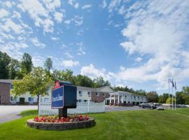 AmericInn by Wyndham Petoskey, hotel di Petoskey