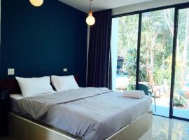 Petchngam Home Resort, hotel in Suphan Buri