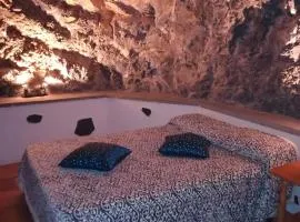 CASITA RURAL y CASA CUEVA EL PERUCHO