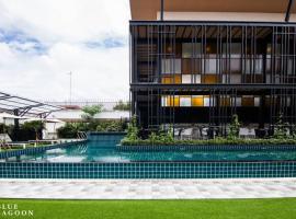 Blue Lagoon Hotel, hotel em Chiang Rai