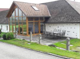 Ferienwohnung Haiberg, hotel com estacionamento em Rudolfing