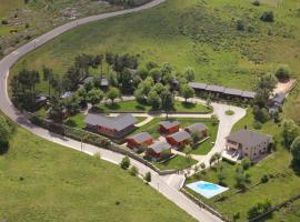 Cabañas Maleixas, hotel with pools in El Puente