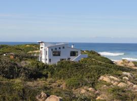 Oyster bay beach house, holiday home in Oyster Bay