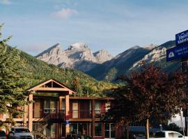 Viesnīca Canadas Best Value Inn and Suites Fernie pilsētā Fērnija