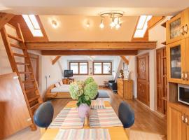 Romantick&eacute; ubytovanie v podkrov&iacute; ide&aacute;lne pre p&aacute;ry alebo rodinku-self check