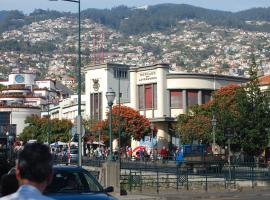 Agnelo Comfort - Accommodation H V: Funchal, Sao Tiago Fort yakınında bir otel