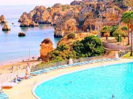 Viesnīca WOW View, 5m to Beach,10min City pilsētā Lagu&scaron;a