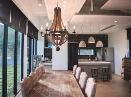 Cloud 9 Panorama: Eluan şehrinde bir otel