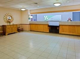 Holiday Inn Cumberland-Downtown、カンバーランドのホテル