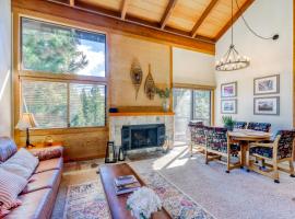 Northstar Condo with Forested Views, condo σε Truckee