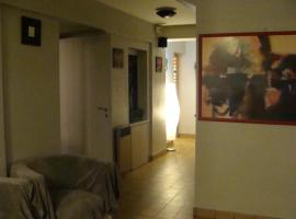 Hotel Restaurant La Voltige – hotel w mieście Locqueltas