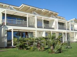 Troia Residence by The Editory - Beach Houses: Troia'da bir otel