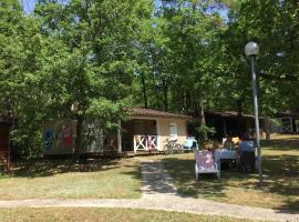 Les Bois De Prayssac, camping resort en Prayssac