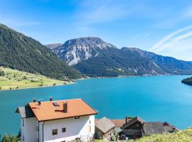 Naglerhof, apartemen di Curon Venosta