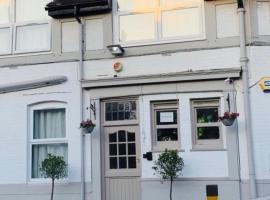 Albert Guest House – hotel w mieście Kingston upon Thames