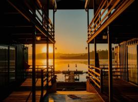 Viesnīca Villa Container Lodge pilsētā Kapitolio