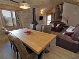 La Bodega de Puy, hotel cerca de Monasterio Budista Dag Shang Kagyu, Graus