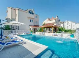 Apartments Plavi Biser