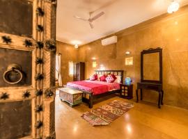 Hotel Heritage House, hotelli kohteessa Jaisalmer lähellä maamerkkiä Bara Baag