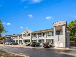 Days Inn by Wyndham Raleigh Glenwood-Crabtree