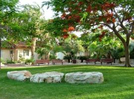 Almog Kibbutz Hotel, hotel v destinaci Almog