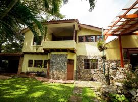 Casa de Piedra Escazú, alquiler vacacional en San José