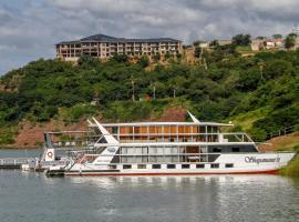 Shayamanzi Houseboats, hotel u gradu Jozini