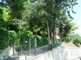 B&B IL QUERCETO, hotel sa parkingom u gradu Muro Lucano