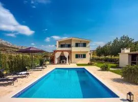 VILLA ROKO with 4 bedrooms, 32sqm heated pool