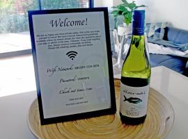 Modern 3 Bedroom Apt With FREE Parking, Netflix, Wifi & Welcome Wine by BnB Pro、メルボルンにあるMelbourne Sports Instituteの周辺ホテル