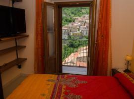 B&B La Perla nelle Dolomiti, bed and breakfast en Castelmezzano