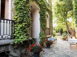 Maison d'hôtes La Poterne, пансион със закуска в Еперне