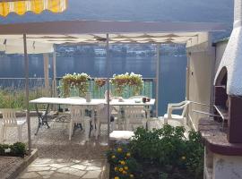 La casa dei cigni sul lago d’Orta, villa en Omegna