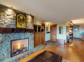 Perfection North 9, hotel i Big White