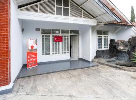 RedDoorz Syariah near RSUD Cimacan, hôtel à Bogor