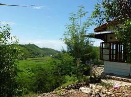 Fam Sugiono Cottage, proprietate de vacanță aproape de plajă din Kemadang