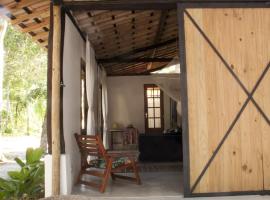The Lion Cottage- Charming Studios, hotell i Santo André
