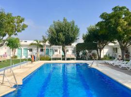 Hostal Las Cumbres, hotell i Conil de la Frontera