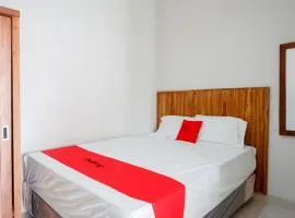 RedDoorz Plus Syariah near Stasiun Tegal 2