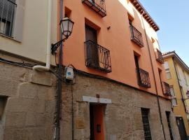Casa MILA , Centro Histórico，洛格羅尼奧Logroño Town Hall附近的飯店