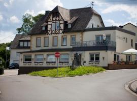 Hotel Waldfrieden, hotel em Emmelshausen